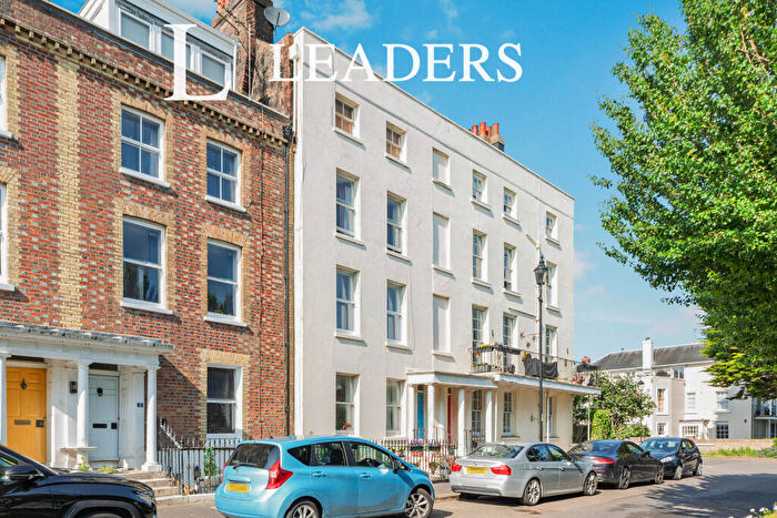 1 Bedroom Flat To Rent In South Terrace, BN17