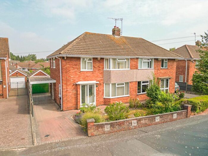 3 Bedroom Semi-Detached House For Sale In Barbridge Road, Bulkington, CV12