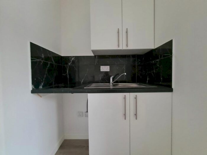 Studio To Rent In Clonmell Road, London N17