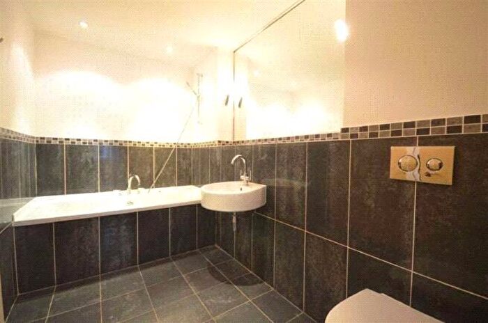 2 Bedroom Apartment To Rent In Riverside Lodge, Palatine Road, Didsbury, Greater Manchester, M20