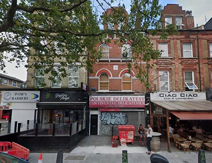 Studio To Rent In Kilburn High Road, London, NW6