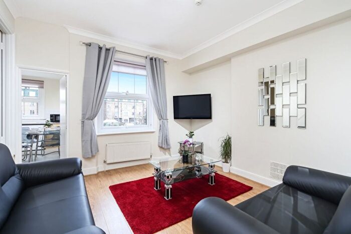 2 Bedroom Flat To Rent In West Cromwell Road, London, SW5