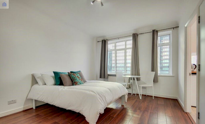 Studio To Rent In Warren Court, Euston Road, London, NW1