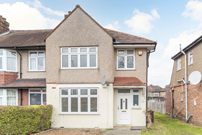 3 Bedroom Semi-Detached House To Rent In Hall Road, Isleworth, TW7
