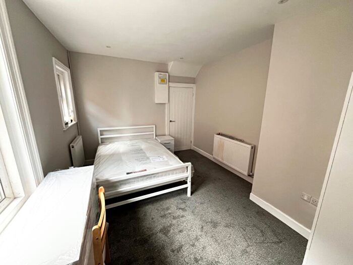 Studio To Rent In Ashley Road, Poole, BH14