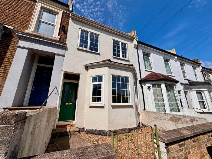 3 Bedroom Terraced House For Sale In Whitworth Road, Woolwich, London, SE18