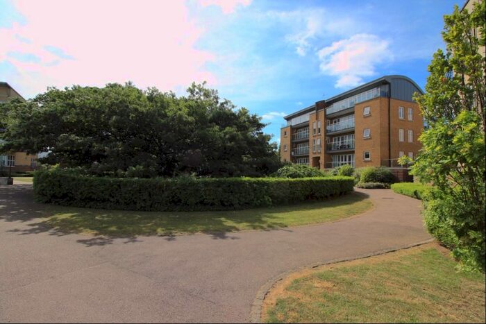 3 Bedroom Flat To Rent In Lightermans Way, Greenhithe, Kent, DA9