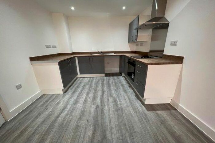 1 Bedroom Flat To Rent In Newton Road, Yeovil, BA20