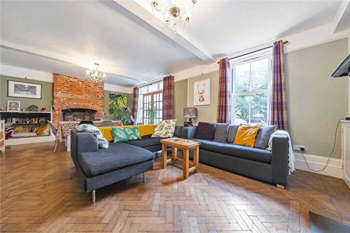 5 Bedroom Detached House For Sale In Bath Road, Speen, Newbury, Berkshire, RG14