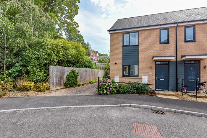 3 Bedroom Semi-Detached House For Sale In Graham Edge, Dursley, GL11