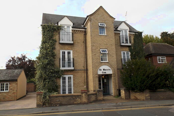 2 Bedroom Apartment To Rent In St. Marys Court, Huntingdon, PE29