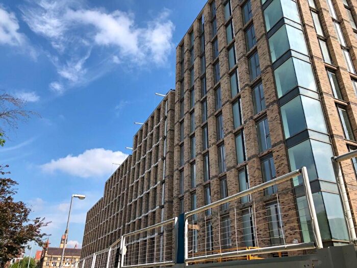 2 Bedroom Flat To Rent In Boundary Lane, Manchester, Greater Manchester, M15