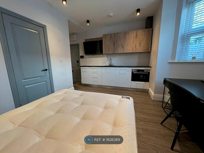 Studio To Rent In Lower Holyhead Road, Coventry, CV1