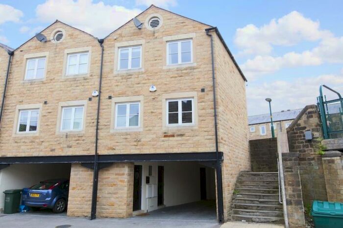 2 Bedroom Town House To Rent In Union Wharf, Skipton, BD23
