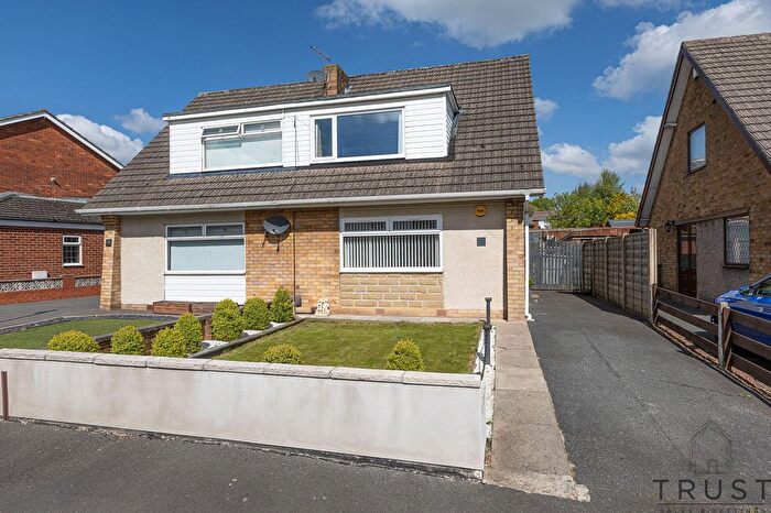 2 Bedroom Semi-Detached House For Sale In Uplands Drive, Mirfield, WF14