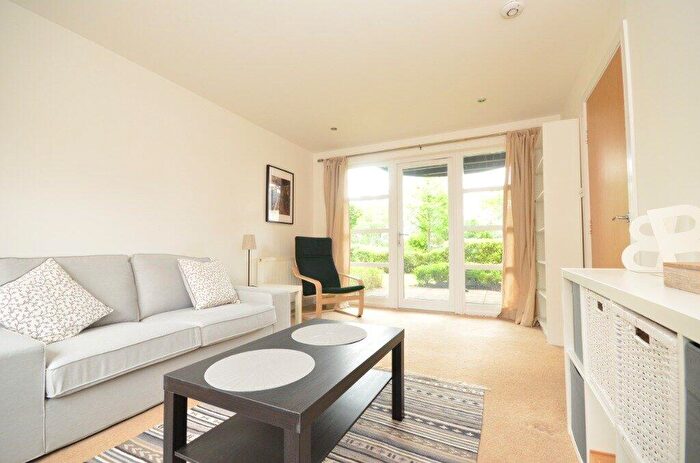 3 Bedroom Flat To Rent In Meggetland View, Edinburgh, EH14