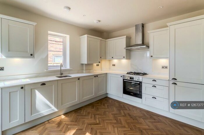 3 Bedroom Flat To Rent In Langley Park Road, Sutton, SM2