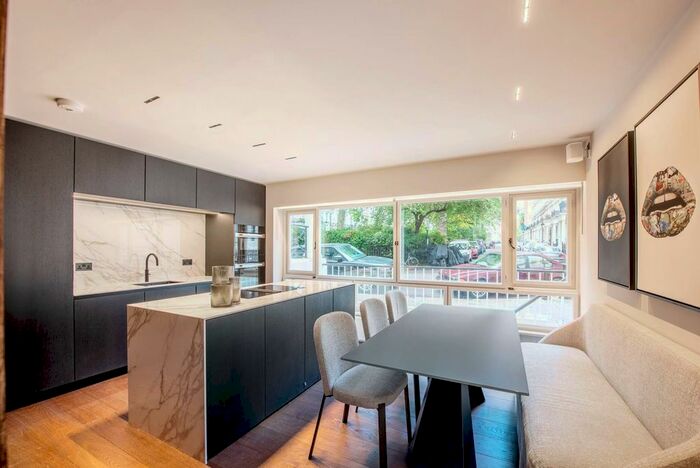 3 Bedroom Flat To Rent In Rutland Gate, Knightsbridge, London, SW7