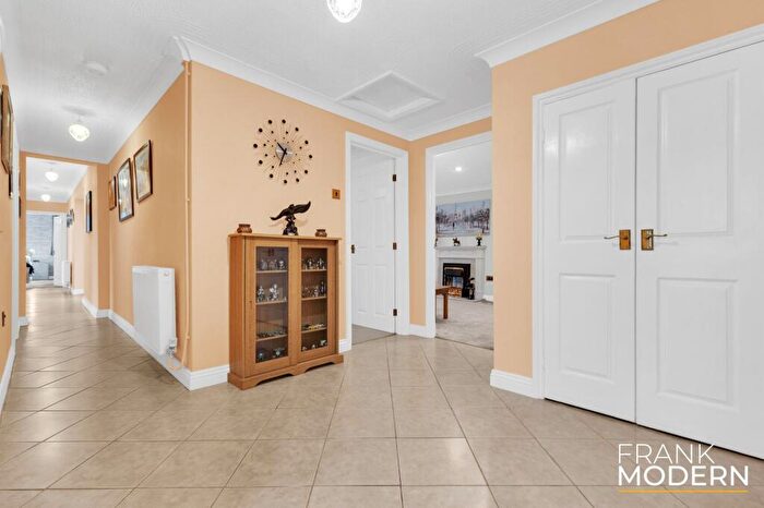 4 Bedroom Detached Bungalow For Sale In Seas End Road, Moulton Seas End, PE12