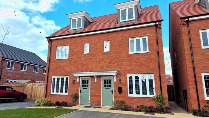 3 Bedroom Town House To Rent In Hankinson Ave, Cheadle, SK8