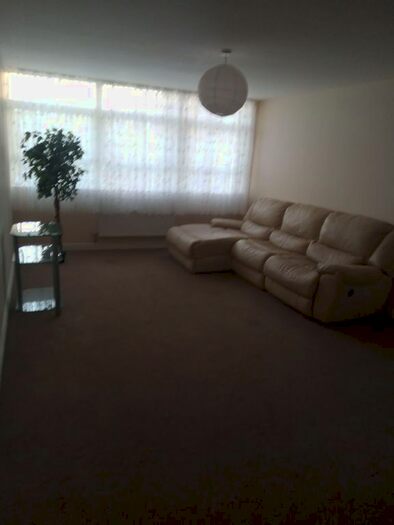 3 Bedroom Flat To Rent In Northgate, Wakefield WF1