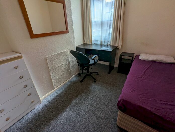 5 Bedroom Terraced House To Rent In Pitcroft Avenue, Reading, RG6