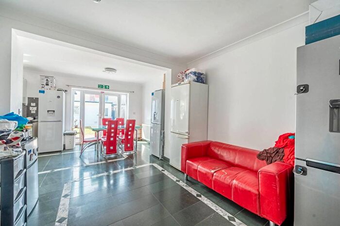 Studio To Rent In Lyncroft Avenue, Pinner, HA5