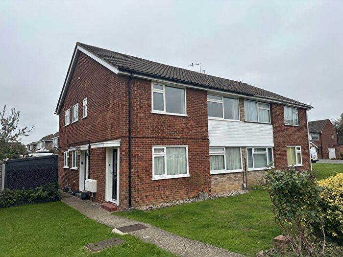 2 Bedroom Maisonette To Rent In Larkspur Way, West Ewell, Epsom, KT19