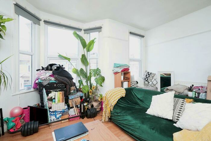 1 Bedroom Flat To Rent In Claude Road, Leyton, E10