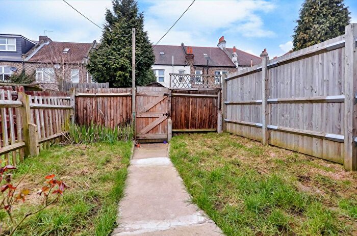 3 Bedroom Property To Rent In Tylecroft Road, Norbury, London, SW16