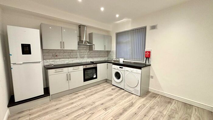 2 Bedroom Flat To Rent In Berridge Road West, NG7