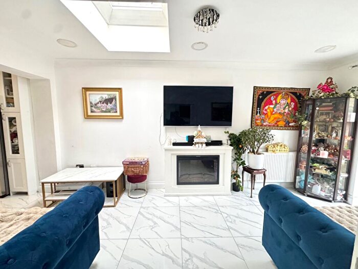 4 Bedroom House To Rent In Abbott Road, Poplar, E14