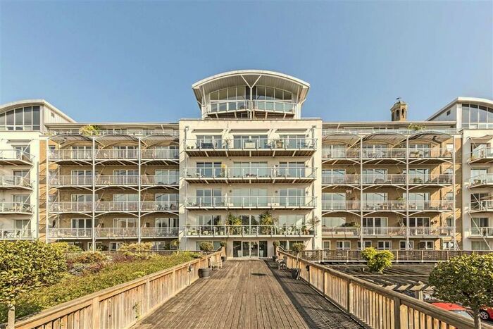 2 Bedroom Flat To Rent In Kew Bridge Road, Brentford, TW8