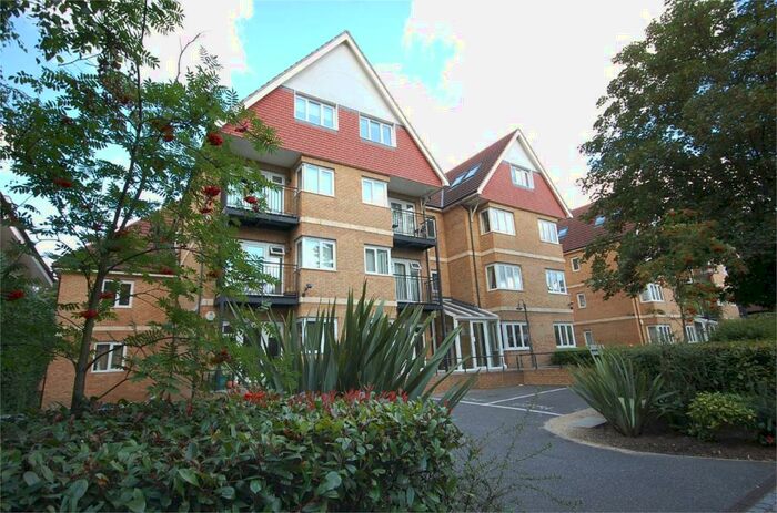 2 Bedroom Apartment To Rent In Milligan Lodge, A Hendon Lane, Finchley, London, N3