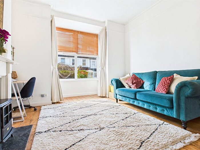 2 Bedroom Flat To Rent In St Andrews Road, Portslade, East Sussex, BN41