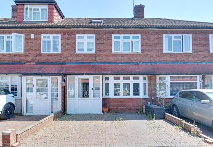 4 Bedroom Terraced House For Sale In Mygrove Gardens, Rainham, RM13