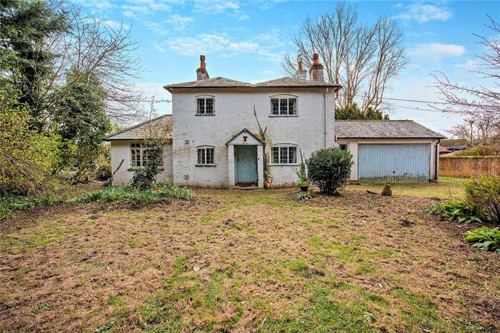 3 Bedroom Cottage For Sale In Isington Road, Isington, Alton, Hampshire, GU34