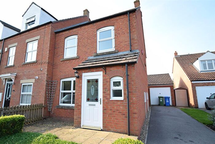 3 Bedroom Semi-Detached House To Rent In Hadrians Walk, Crossgates, Scarborough, YO12
