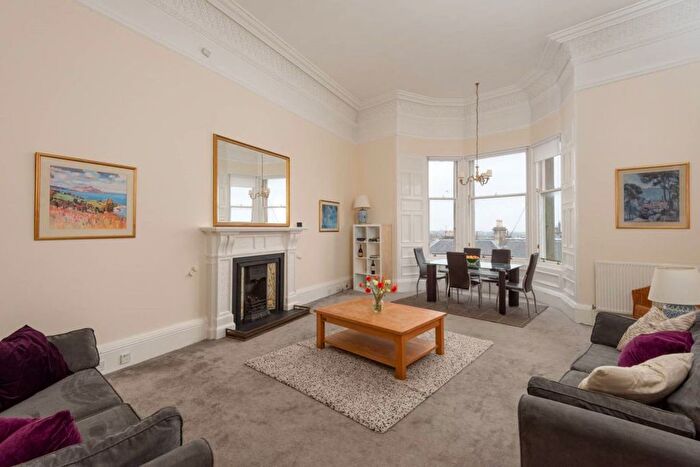 3 Bedroom Flat To Rent In Drumsheugh Gardens, West End, Edinburgh, EH3