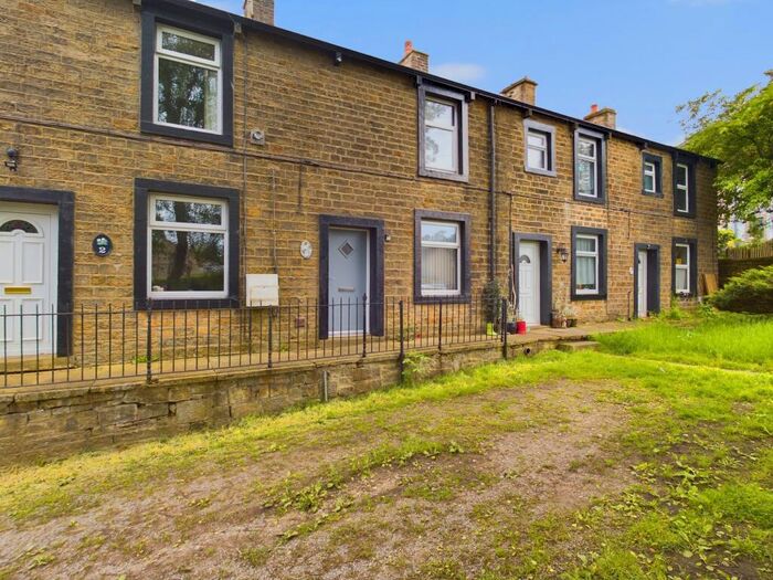 2 Bedroom Terraced House To Rent In Thompson's Terrace, Carleton, BD23