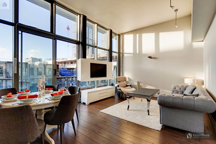 2 Bedroom Flat To Rent In Lawrence House, City Road, London, Greater London, EC1V