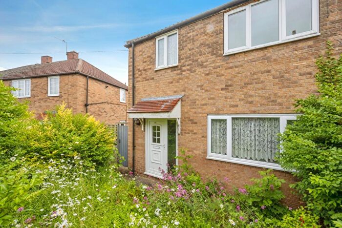 3 Bedroom Semi Detached House For Sale In Wordsworth Avenue, Campsall, Doncaster, South Yorkshire, DN6
