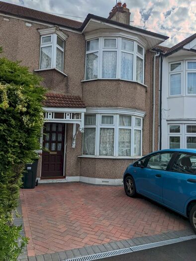 3 Bedroom Terraced House To Rent In Cypress Grove, Hainault, IG6