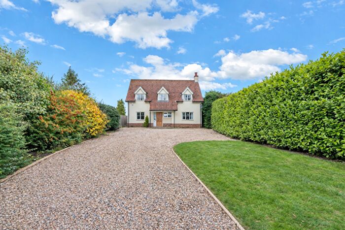 4 Bedroom Detached House To Rent In Chapel Lane, IP29