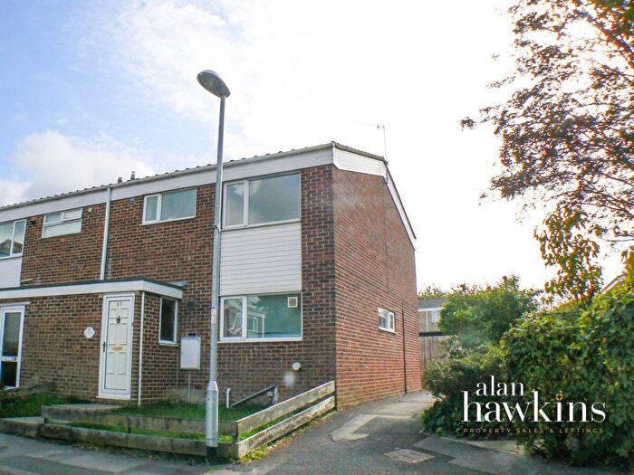 3 Bedroom Terraced House To Rent In Jacobs Walk, Swindon, Wiltshire, SN3