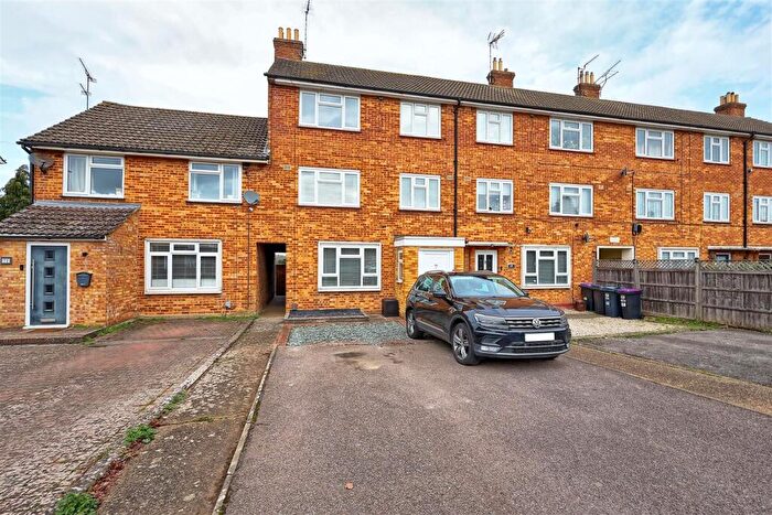 3 Bedroom Maisonette For Sale In Bentley Road - Hertford, SG14