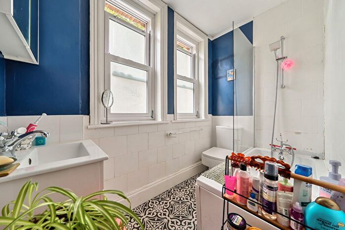 1 Bedroom Flat For Sale In Harold Road, London, SE19
