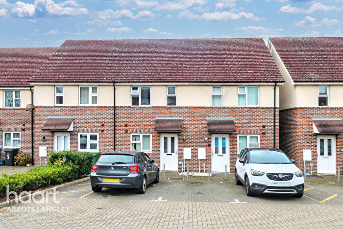 2 Bedroom End Of Terrace House For Sale In Elmwood Grove, Hemel Hempstead, HP3