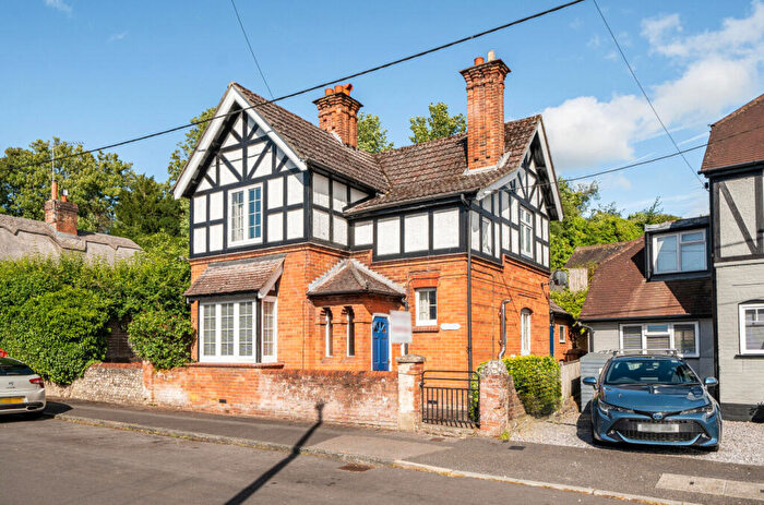 2 Bedroom Detached House For Sale In Old London Road, Stockbridge, Hampshire, SO20