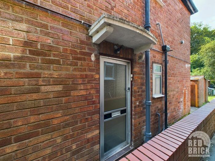 2 Bedroom Maisonette To Rent In Orchard Drive, Coventry, CV5